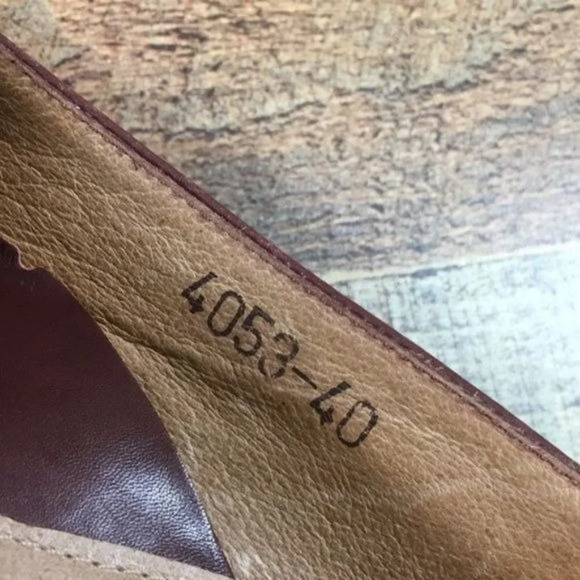 Yofi Dark Red Leather Loafer Block Heels Womens 40 Slip On Made in Israel - Picture 10 of 13